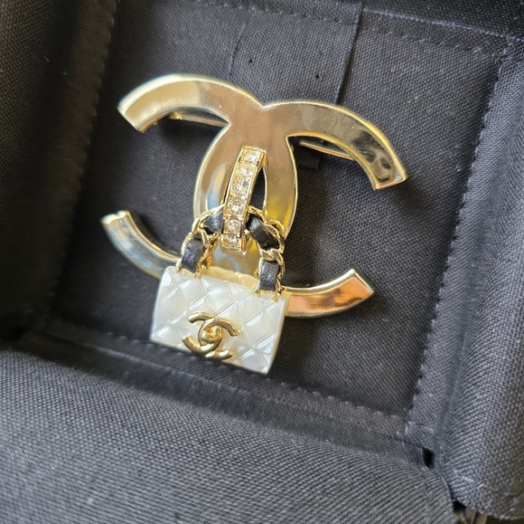 Chanel Brooch - Picture 2 of 4